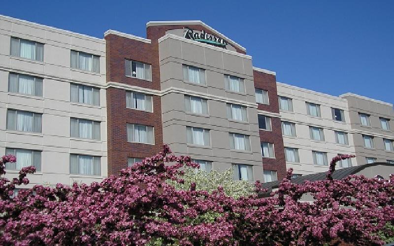 Radisson John Deere Commons - Moline - Overnight Stay in a King Suite