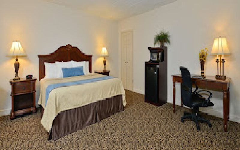 Best Western Plus Steeplegate Inn - Best Western Steeplegate Inn-Enjoy an Overnight stay in a standard room-Save 50%!