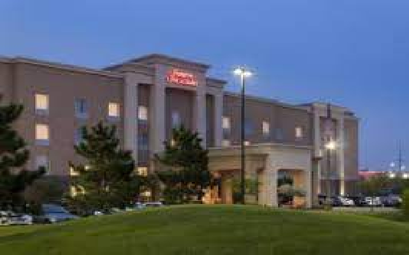 Hampton Inn & Suite-Davenport - Hampton Inn and Suite-Save on Overnight stay-Standard Room-Hotel Extravganza!